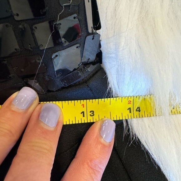 Alice + Olivia
Jeri black Sequin Embellished strapless Jumpsuit size 4 - Picture 10 of 16